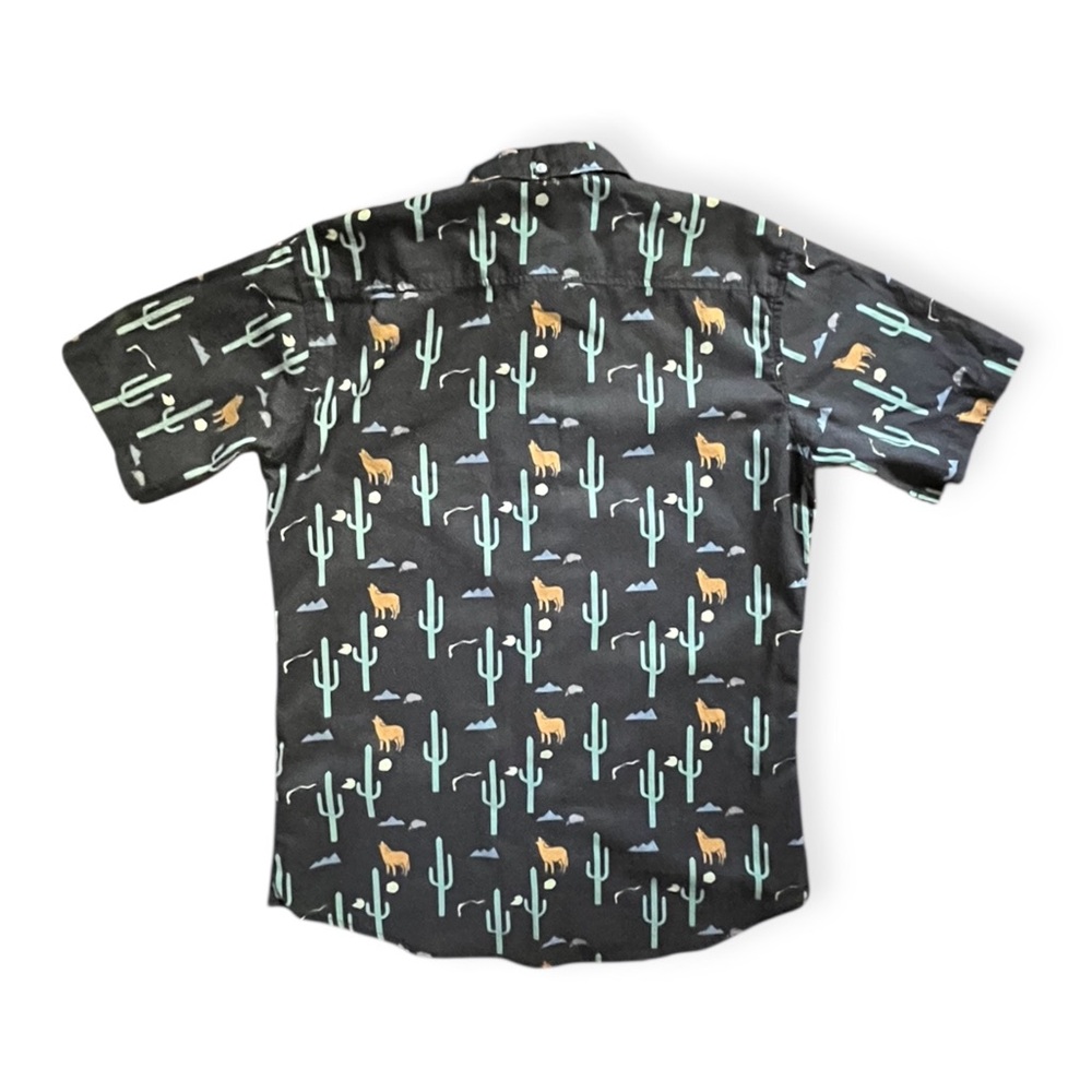 AMBSN Shirt Sleeve Button Up Aloha Shirt, Size Medium - Picture 2 of 11